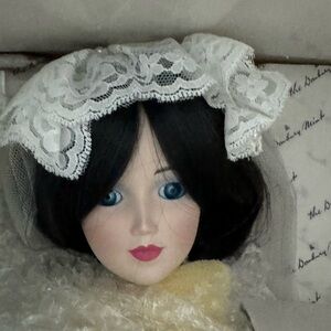 Franklin Mint 21" bride doll. Never used Franklin Mint 21"